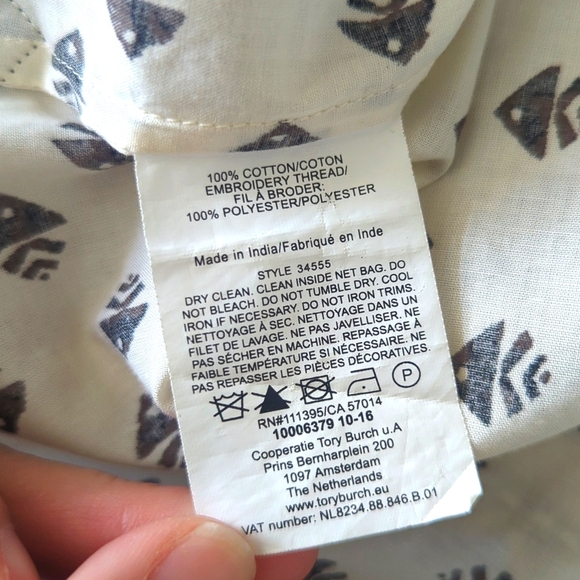 Tory Burch Ivory & Black Fish Print Tunic Top w/ Mirror Sequins - Picture 7 of 12